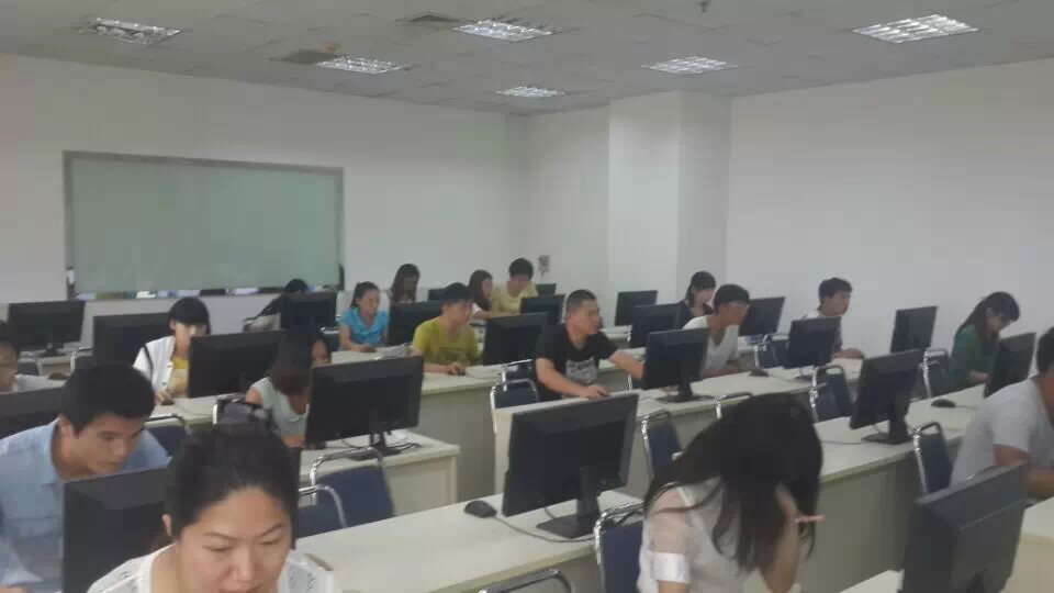 鄭州大學(xué)遠(yuǎn)程教育入學(xué)考試現(xiàn)場-2